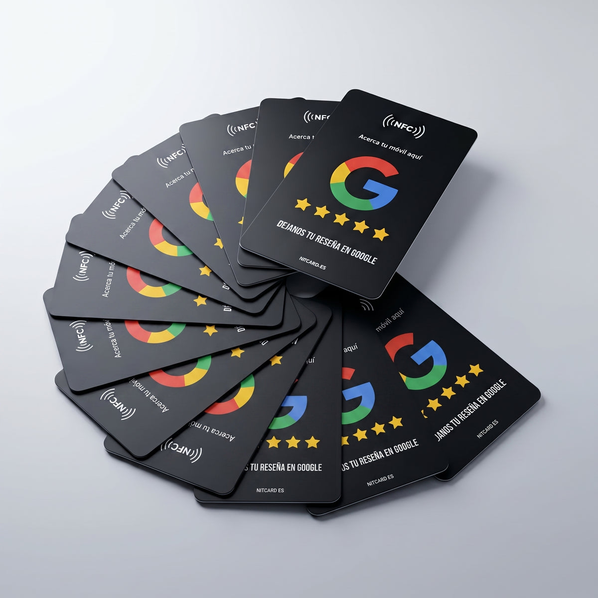 Varias tarjetas NFC de PVC negro para reseñas de Google abiertas en abanico