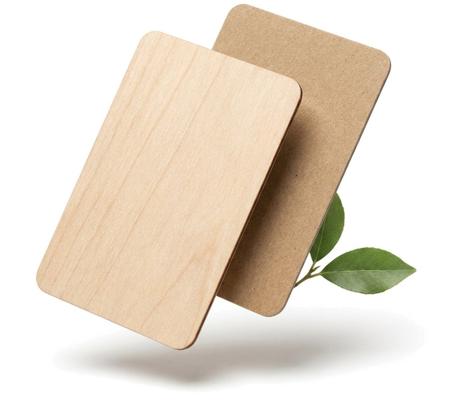 Tarjetas ecológicas de madera y de cartón reciclado